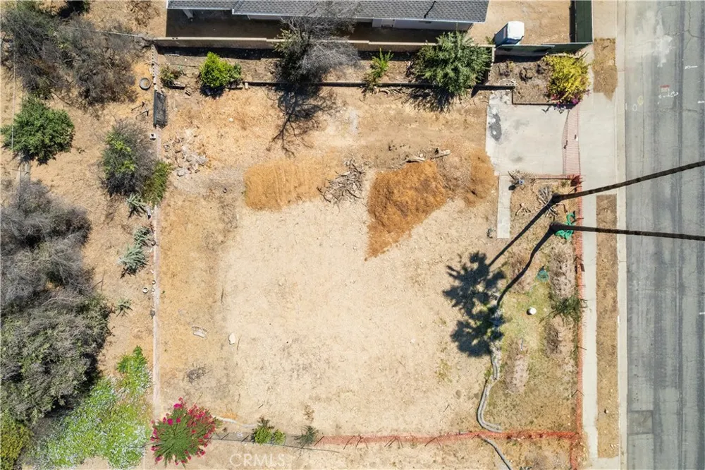 523 E Mount Curve Altadena, CA 91001