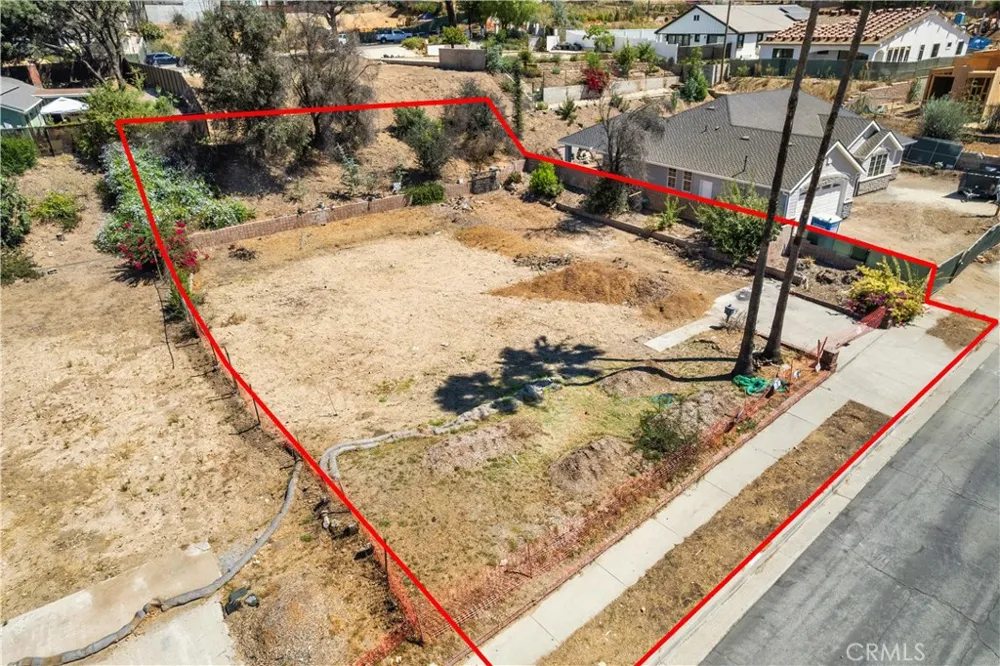 523 E Mount Curve Altadena, CA 91001