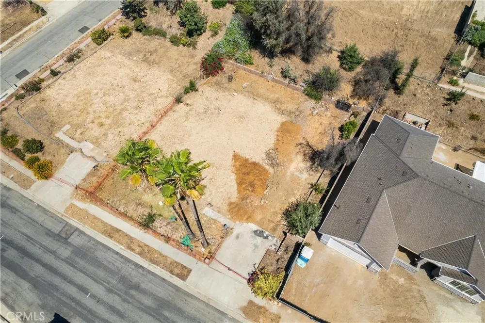 523 E Mount Curve Altadena, CA 91001