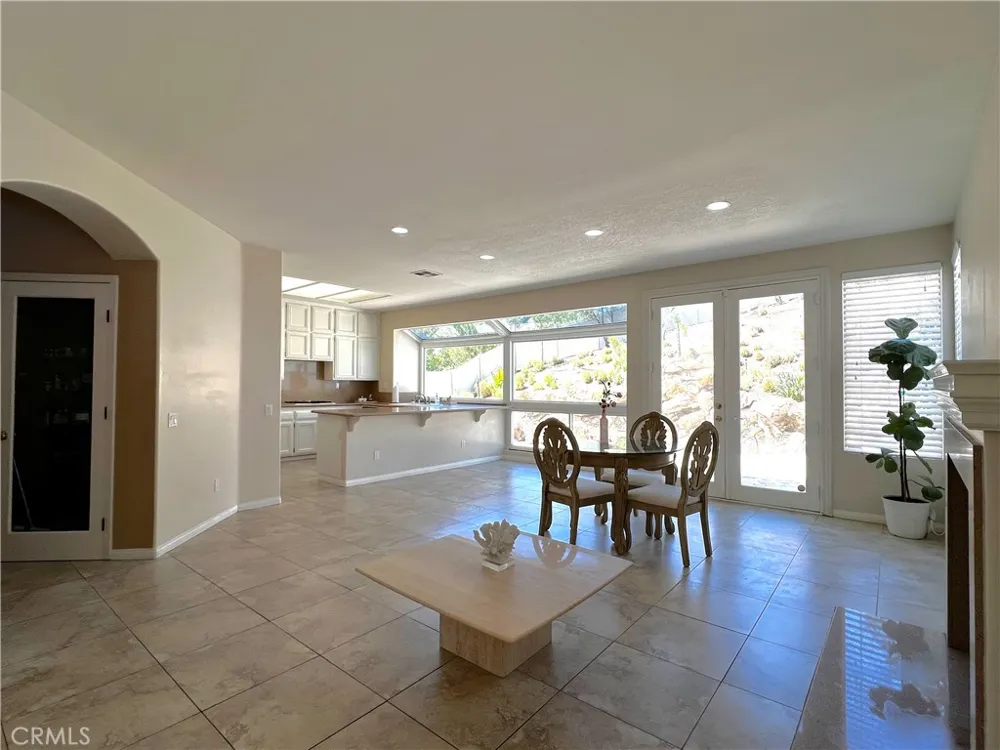 1040 La Salle Corona, CA 92879