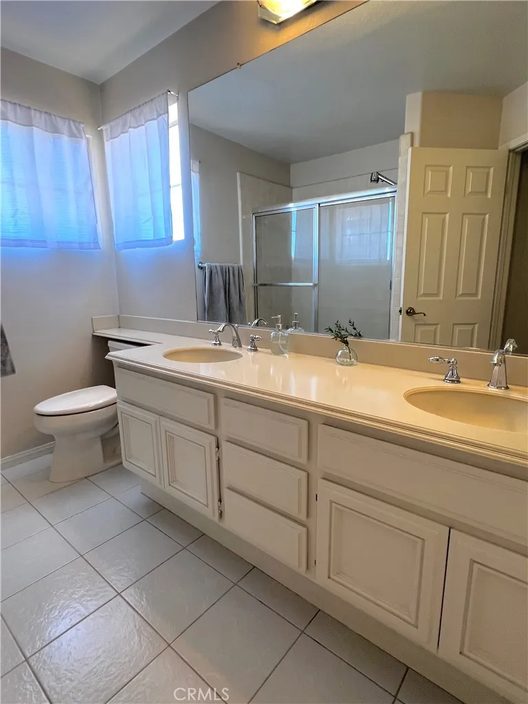 1040 La Salle Corona, CA 92879