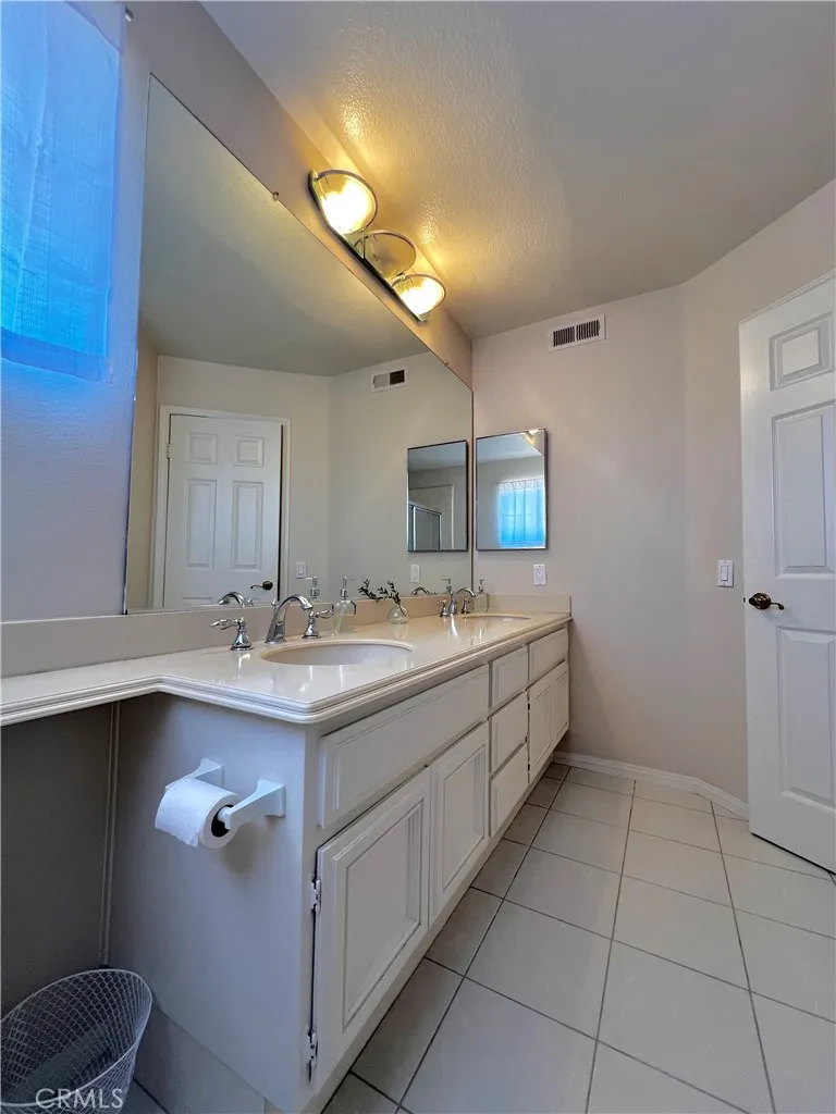 1040 La Salle Corona, CA 92879