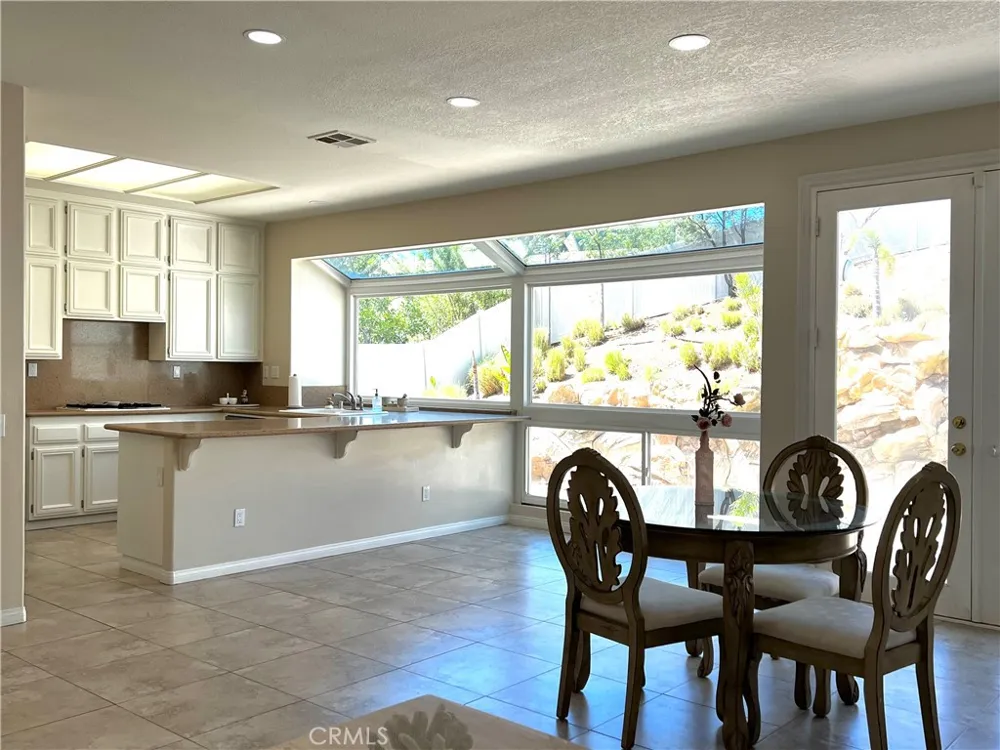 1040 La Salle Corona, CA 92879