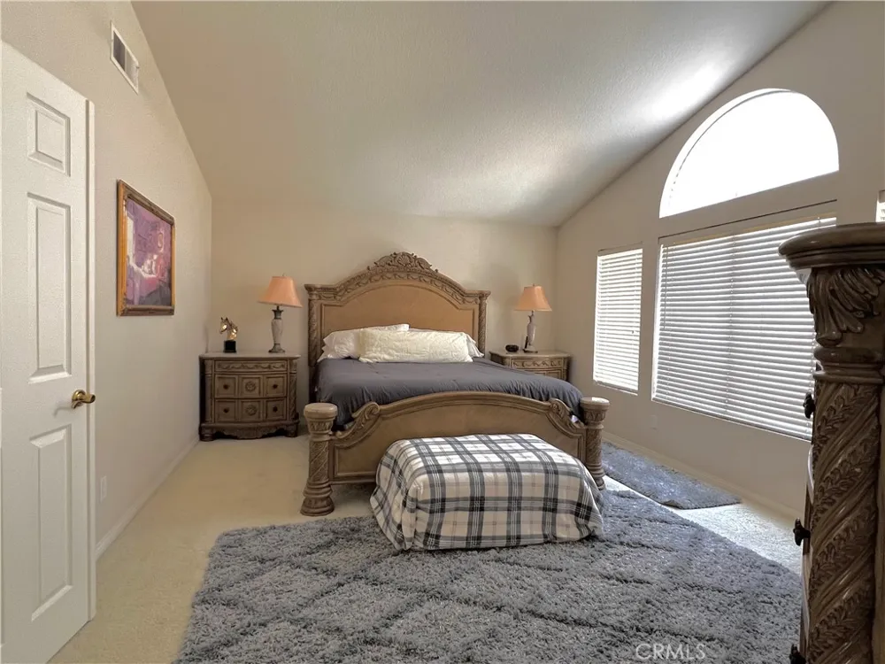 1040 La Salle Corona, CA 92879