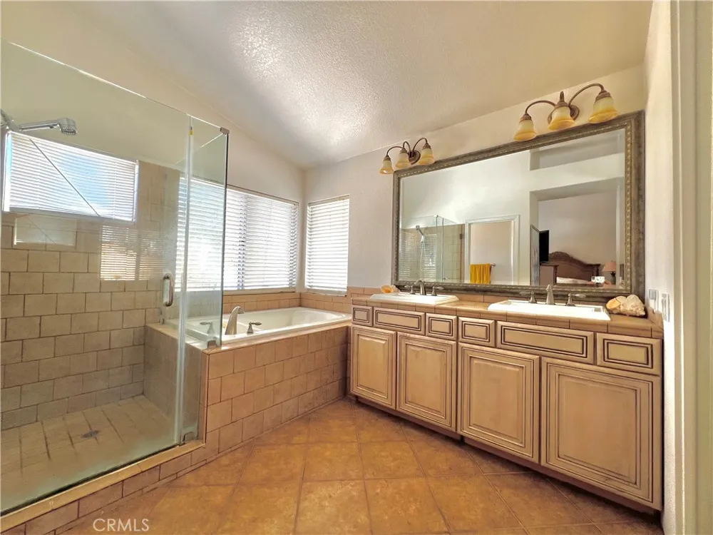 1040 La Salle Corona, CA 92879