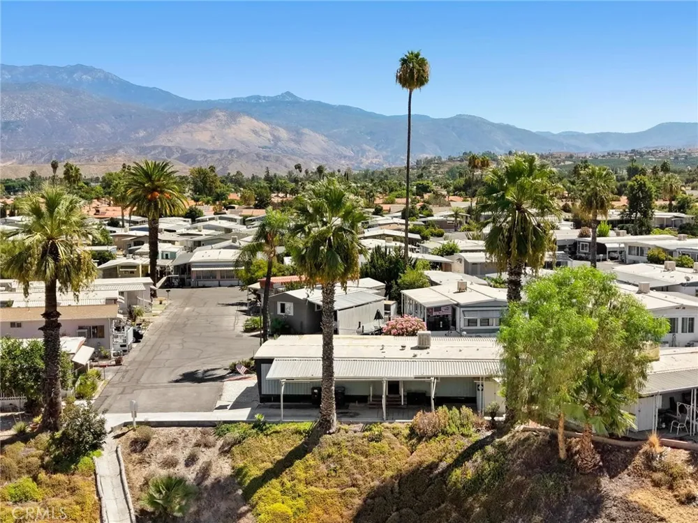 42751 E FLORIA AVENUE #16 Hemet, CA 92544