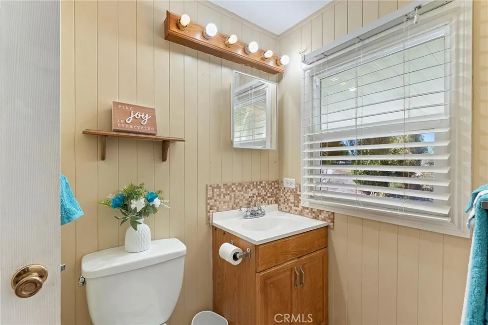 42751 E FLORIA AVENUE #16 Hemet, CA 92544