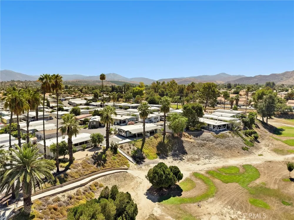 42751 E FLORIA AVENUE #16 Hemet, CA 92544