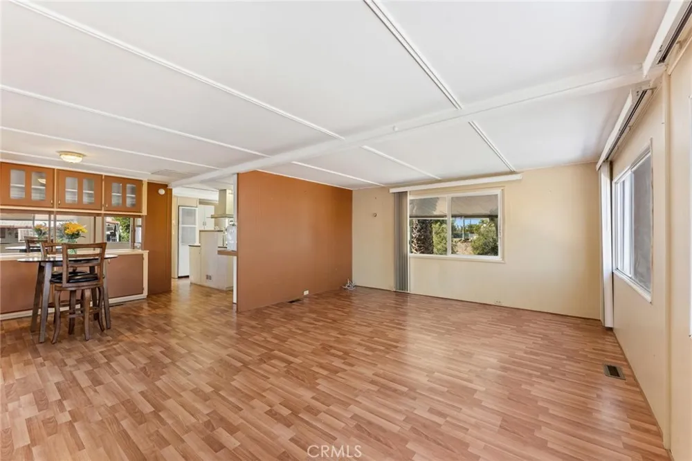 42751 E FLORIA AVENUE #16 Hemet, CA 92544