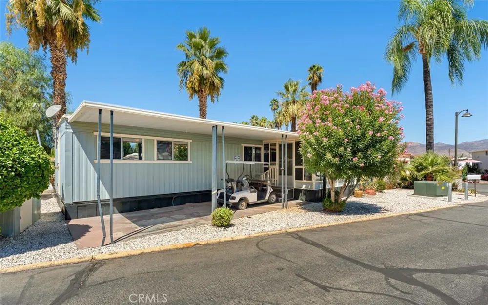 42751 E FLORIA AVENUE #16 Hemet, CA 92544