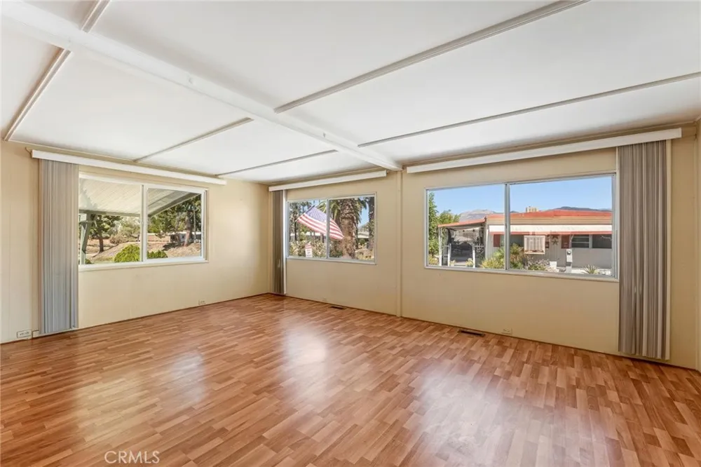 42751 E FLORIA AVENUE #16 Hemet, CA 92544