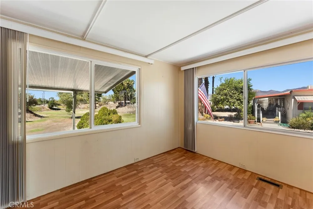 42751 E FLORIA AVENUE #16 Hemet, CA 92544