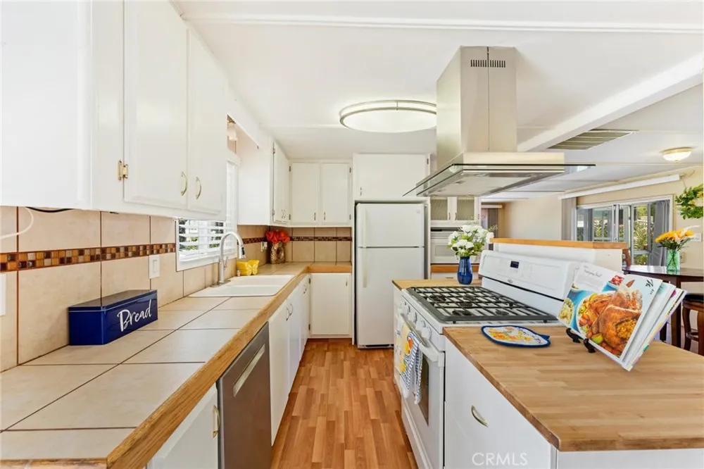 42751 E FLORIA AVENUE #16 Hemet, CA 92544