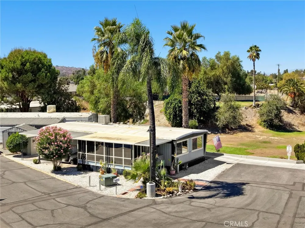 42751 E FLORIA AVENUE #16 Hemet, CA 92544
