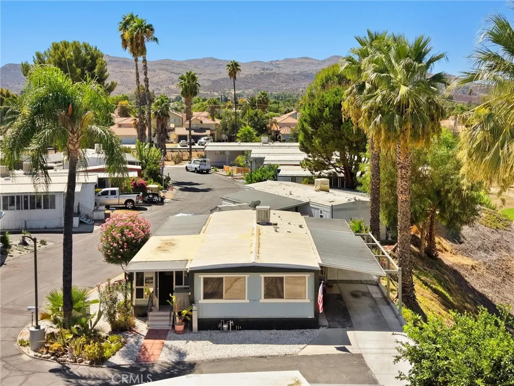 42751 E FLORIA AVENUE #16 Hemet, CA 92544