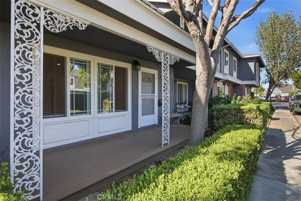 114 Lexington Costa Mesa, CA 92626