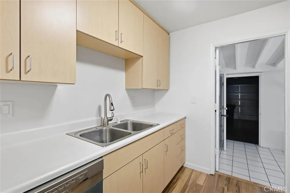 114 Lexington Costa Mesa, CA 92626
