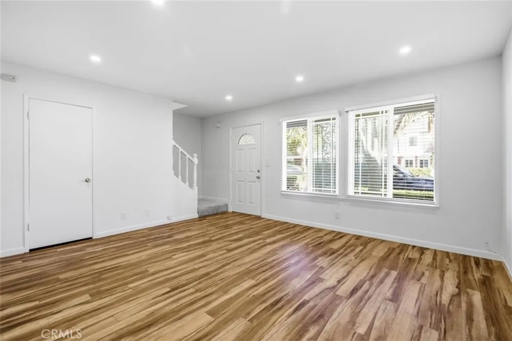 114 Lexington Costa Mesa, CA 92626