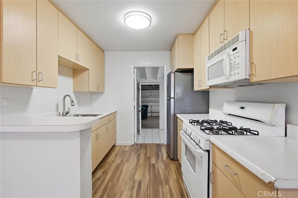 114 Lexington Costa Mesa, CA 92626