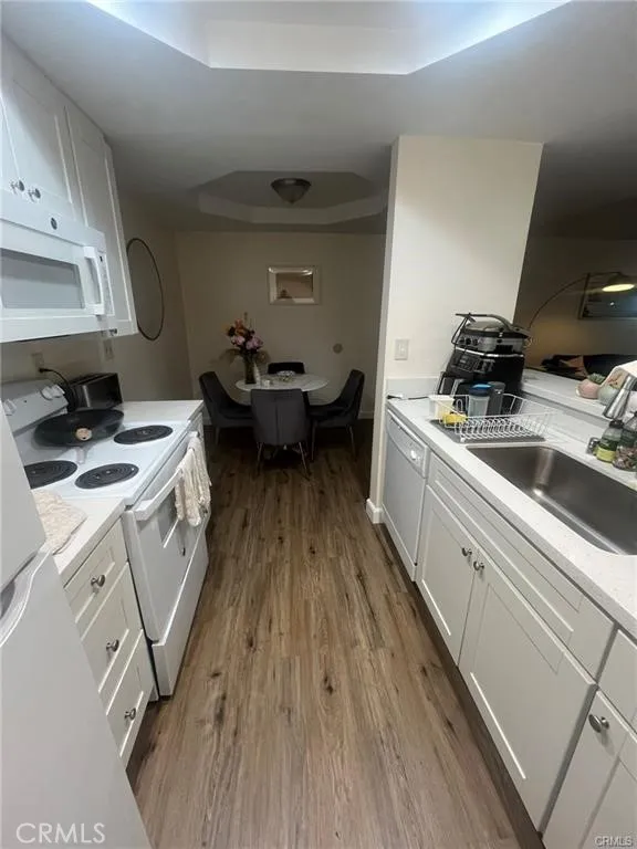 1230 Horn West Hollywood, CA 90069