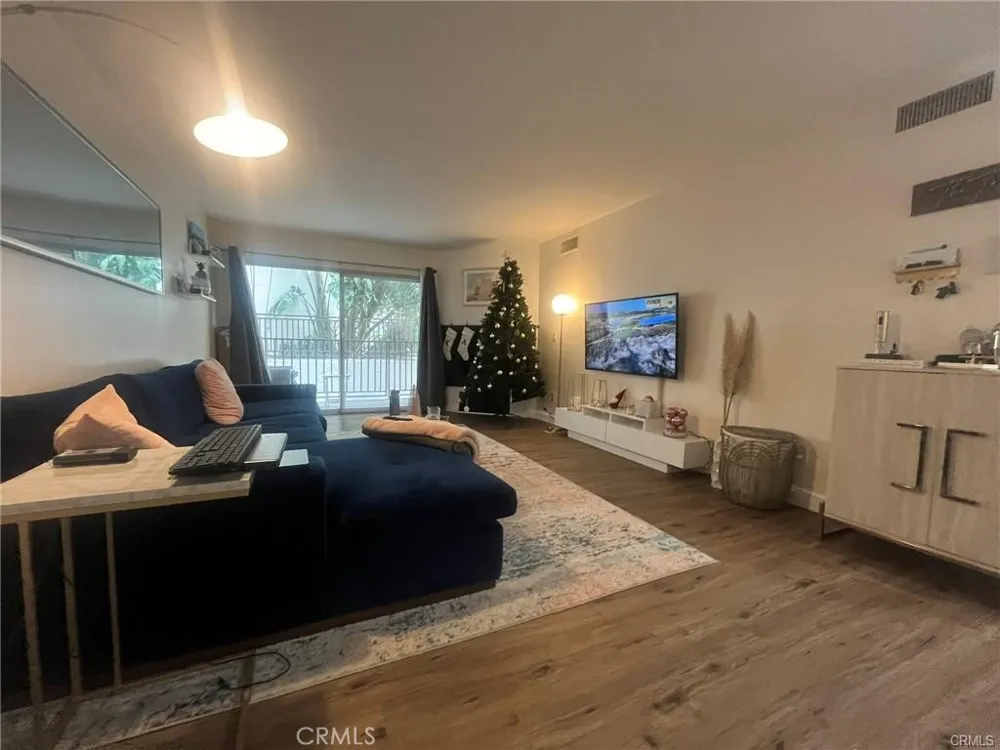1230 Horn West Hollywood, CA 90069
