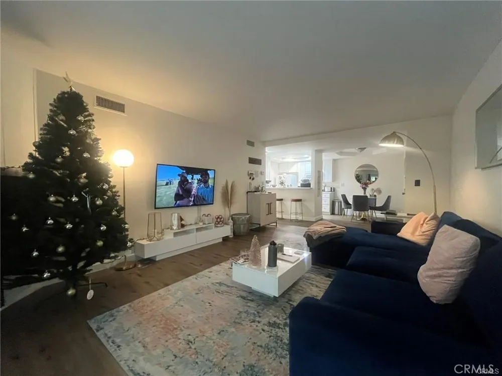 1230 Horn West Hollywood, CA 90069