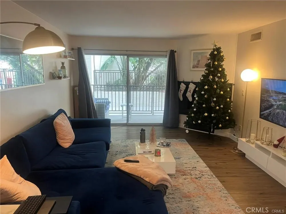 1230 Horn West Hollywood, CA 90069