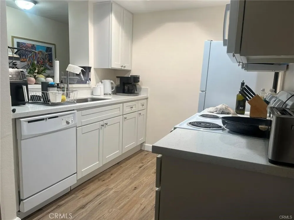 1230 Horn West Hollywood, CA 90069