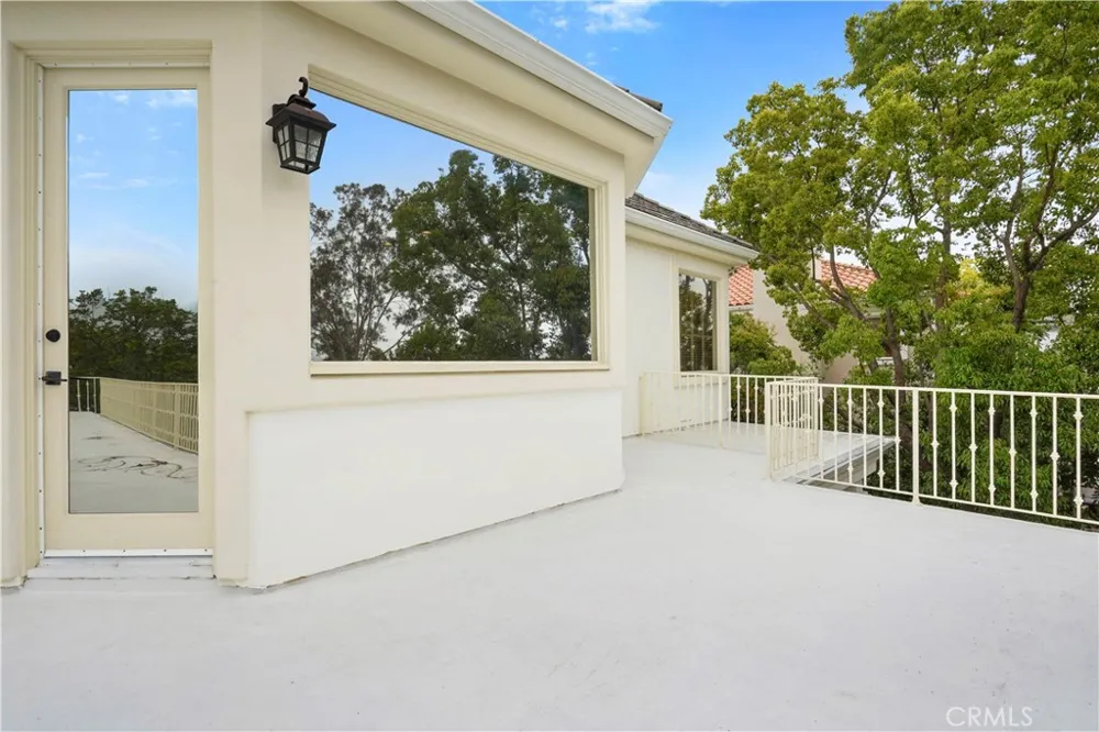 25418 Cumberland Calabasas, CA 91302