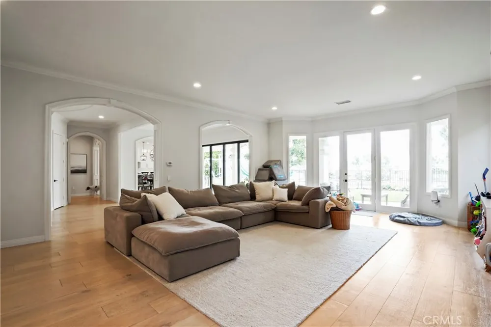 25418 Cumberland Calabasas, CA 91302