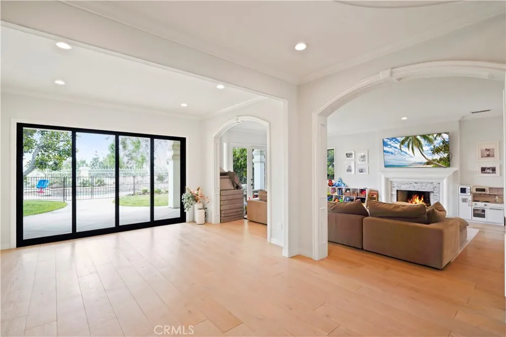 25418 Cumberland Calabasas, CA 91302