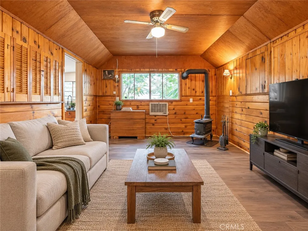4124 Spruce Trail Frazier Park, CA 93225