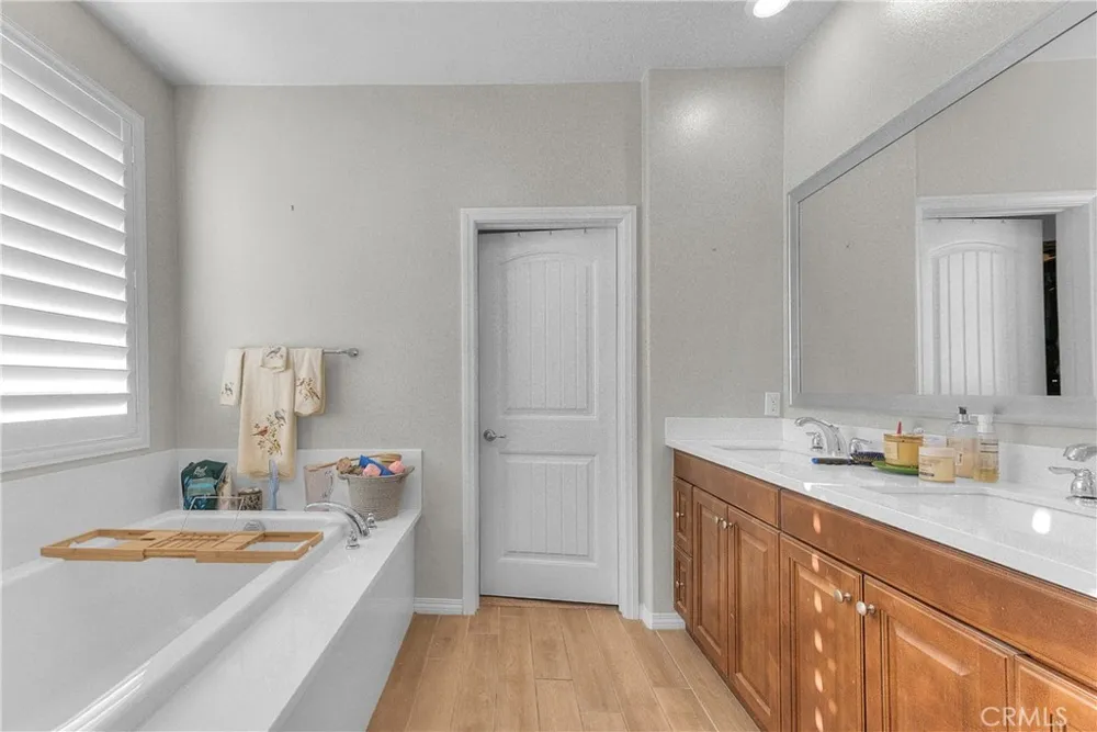 6944 Nottoway Court Eastvale, CA 91752