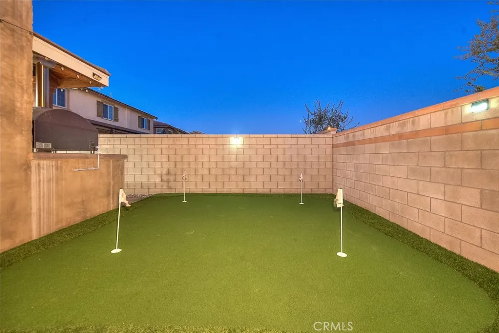 6944 Nottoway Court Eastvale, CA 91752