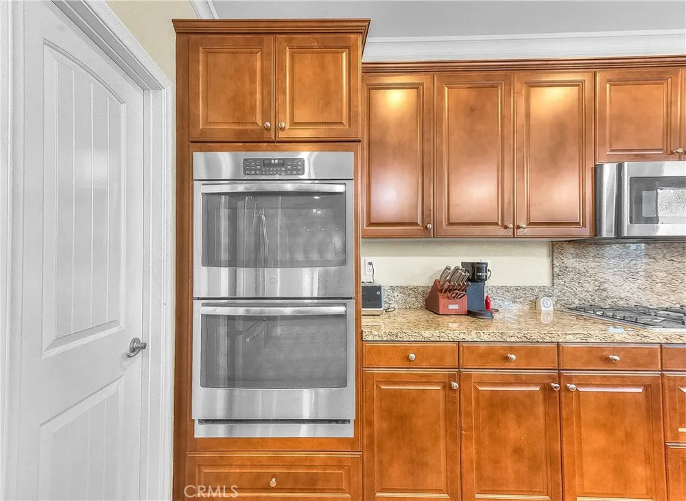 6944 Nottoway Court Eastvale, CA 91752