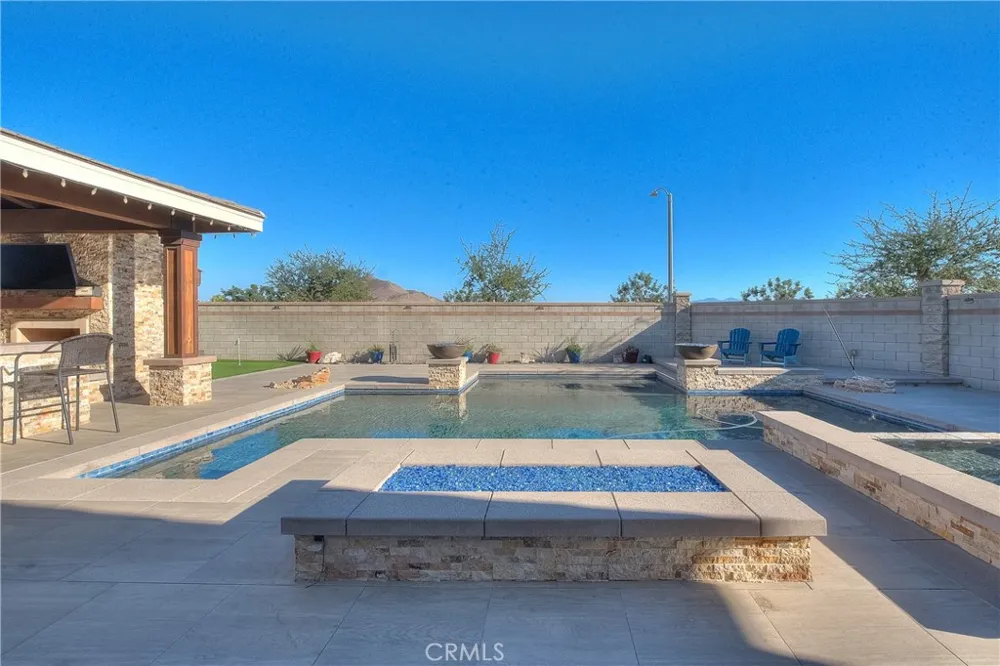 6944 Nottoway Court Eastvale, CA 91752