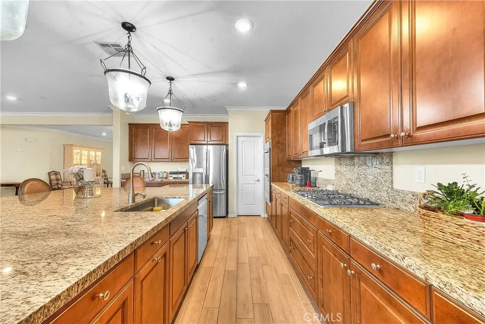 6944 Nottoway Court Eastvale, CA 91752