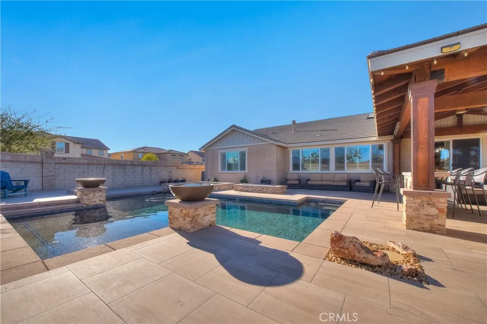 6944 Nottoway Court Eastvale, CA 91752