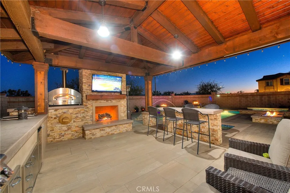 6944 Nottoway Court Eastvale, CA 91752