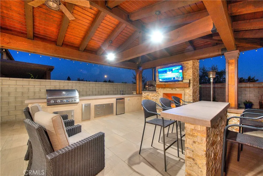 6944 Nottoway Court Eastvale, CA 91752