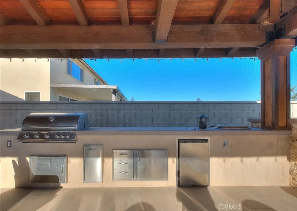 6944 Nottoway Court Eastvale, CA 91752