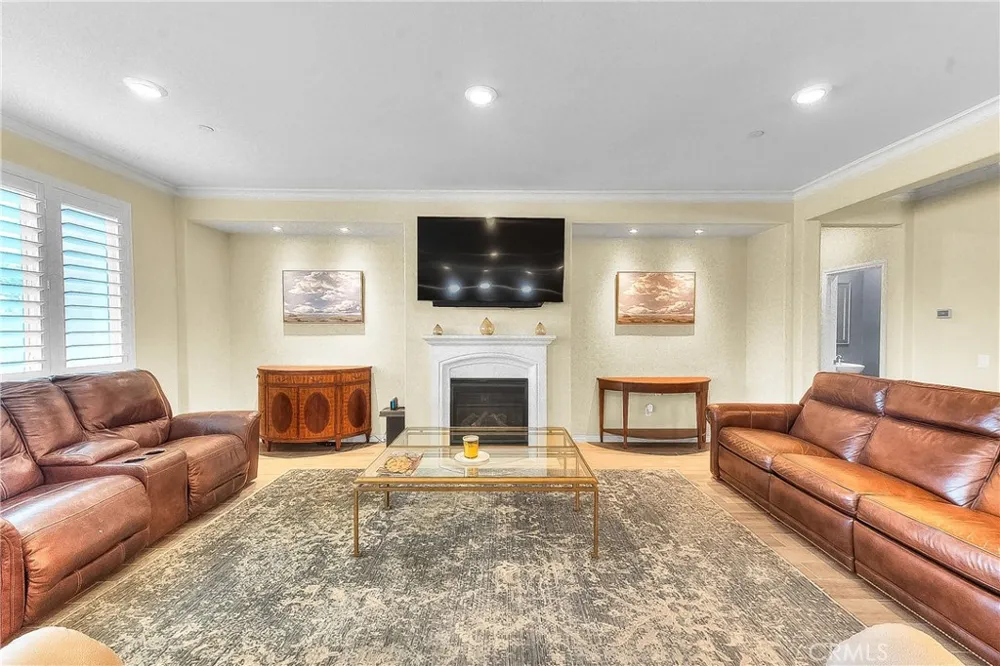 6944 Nottoway Court Eastvale, CA 91752