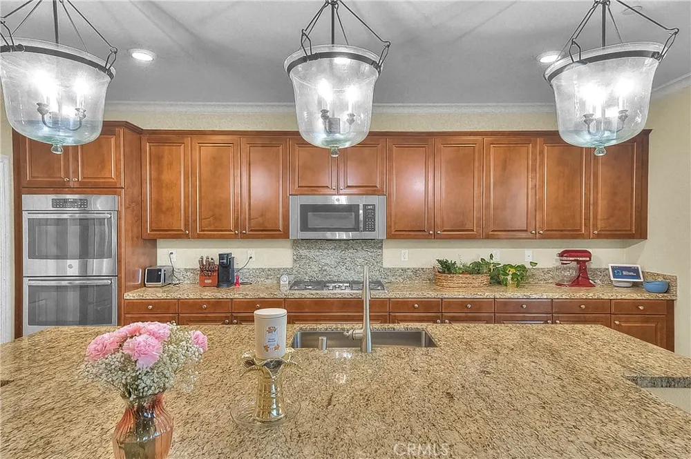 6944 Nottoway Court Eastvale, CA 91752