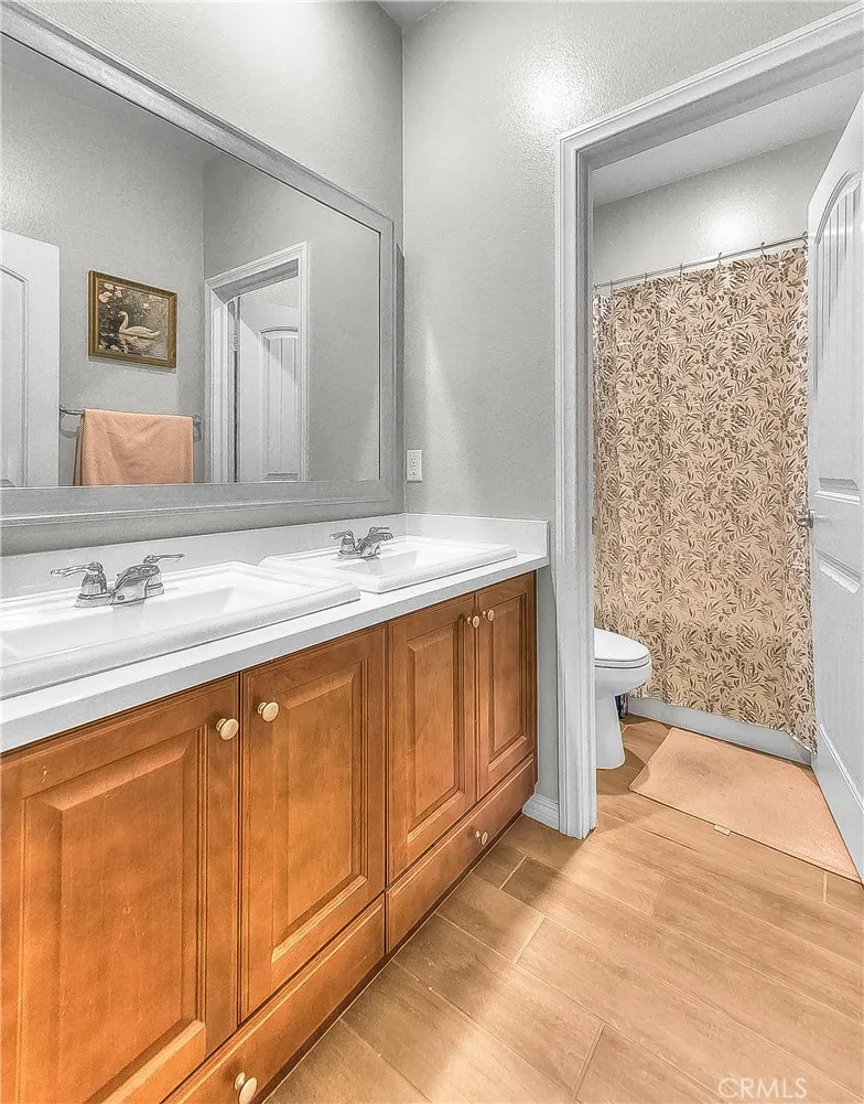 6944 Nottoway Court Eastvale, CA 91752