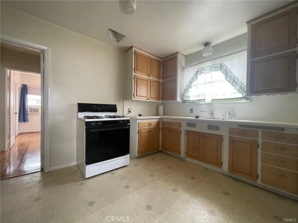 2259 S San Antonio Pomona, CA 91766