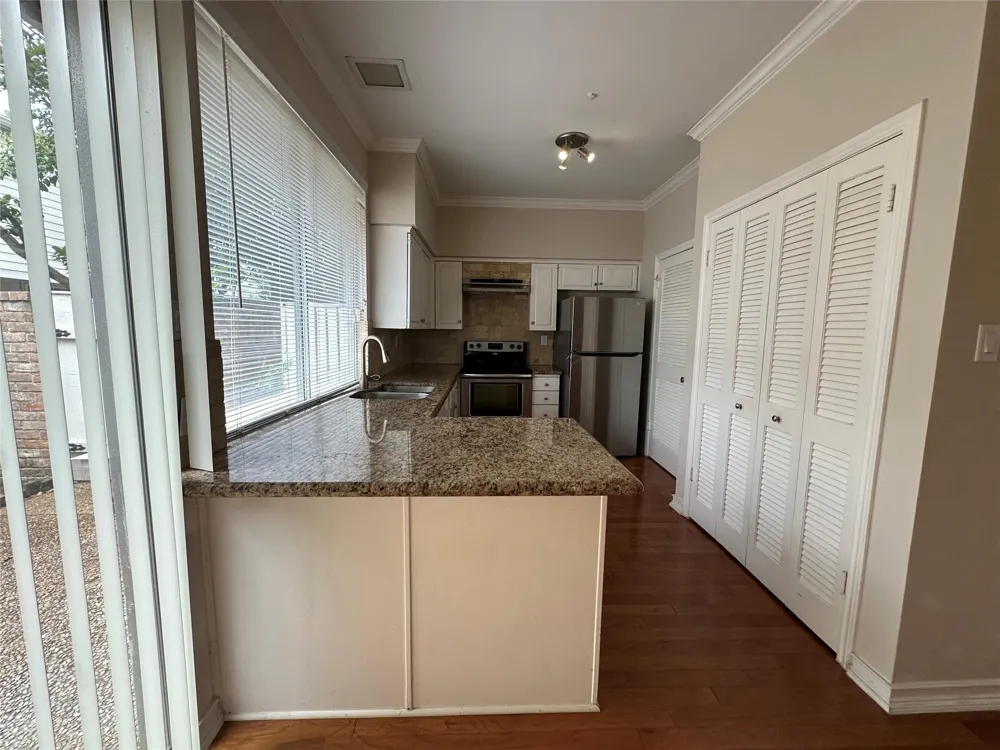 5849 Sugar Hill Drive Houston, TX 77057