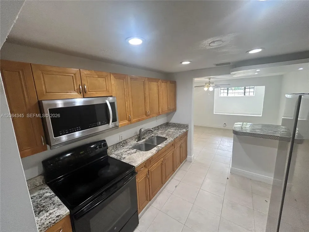 1843 NW 107th St Miami, FL 33167