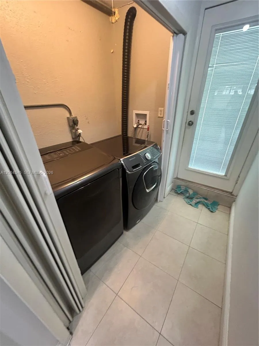 1843 NW 107th St Miami, FL 33167