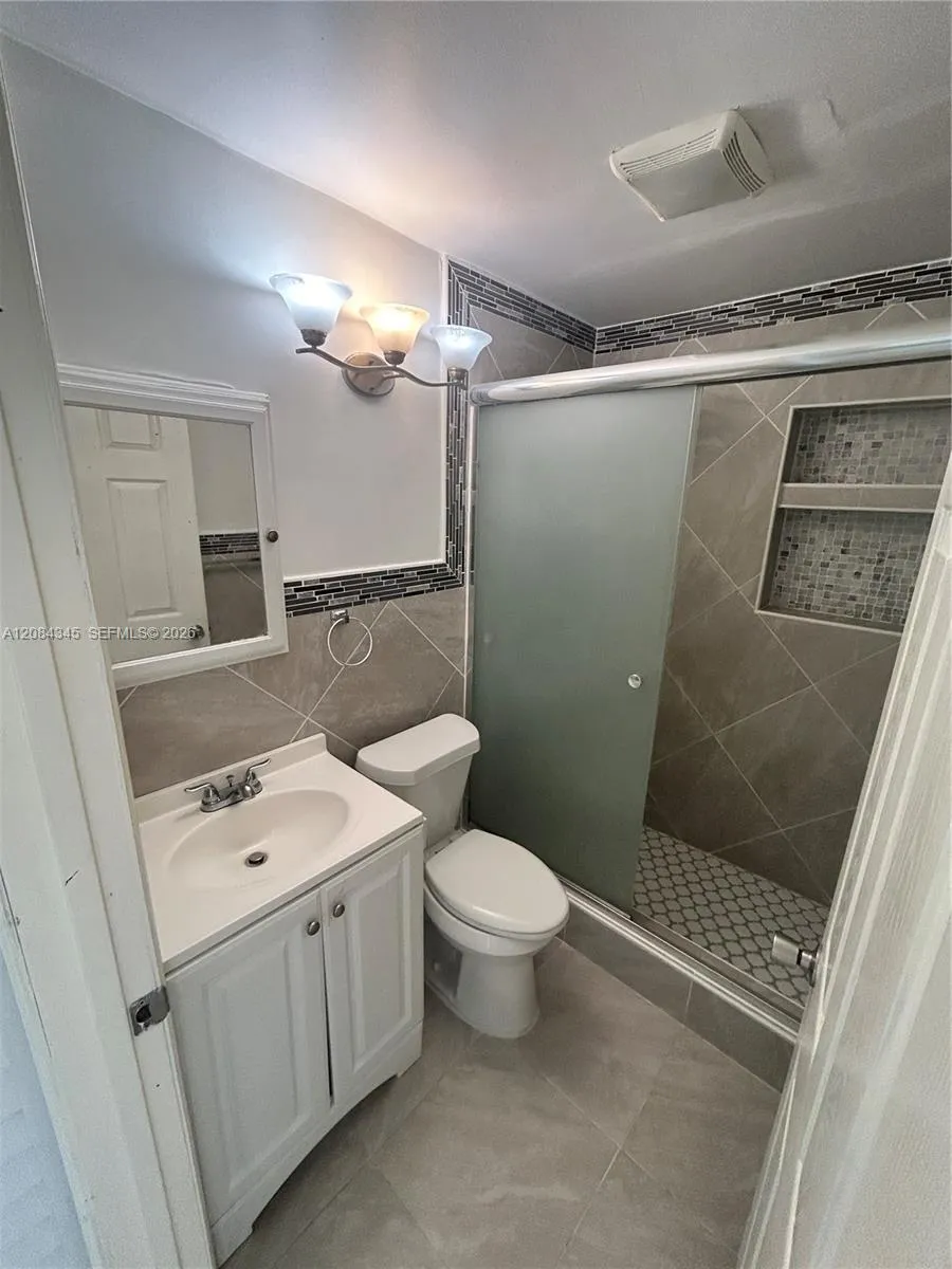 1843 NW 107th St Miami, FL 33167