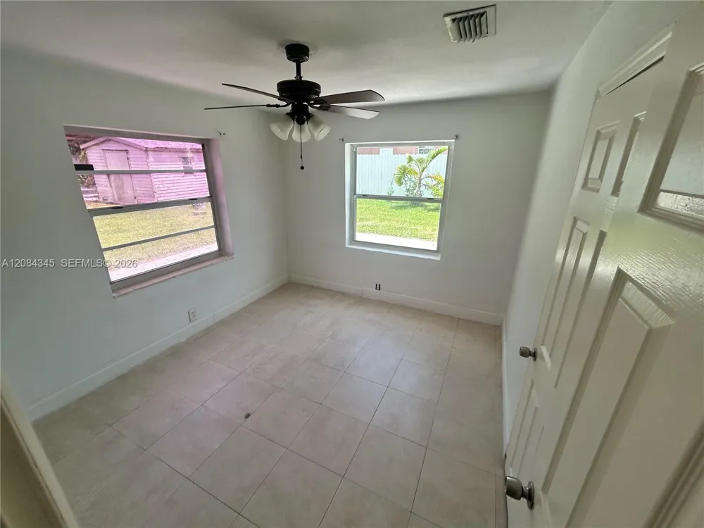1843 NW 107th St Miami, FL 33167